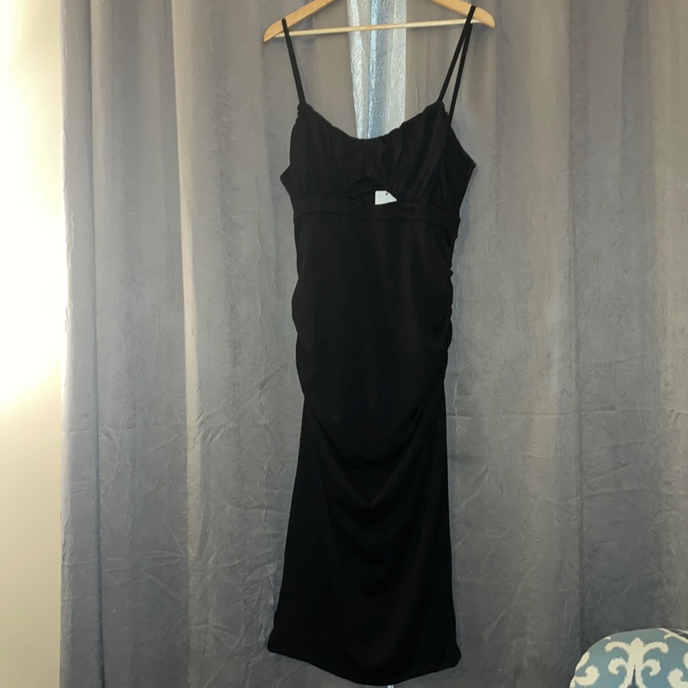 Black Knit Dress w/ Front Cutout: Size: 16